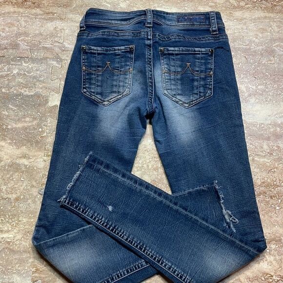 Grace Women’s skinny distressed jeans. Size 24 - Picture 7 of 15